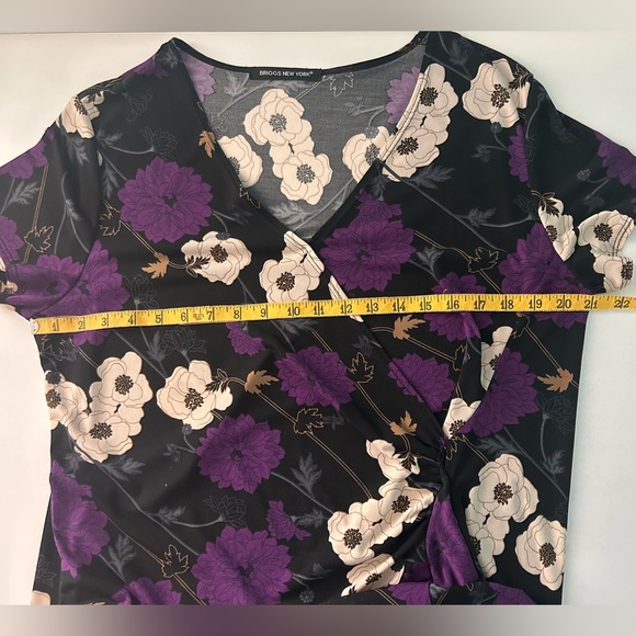 Floral Faux Wrap Top - Picture 4 of 6